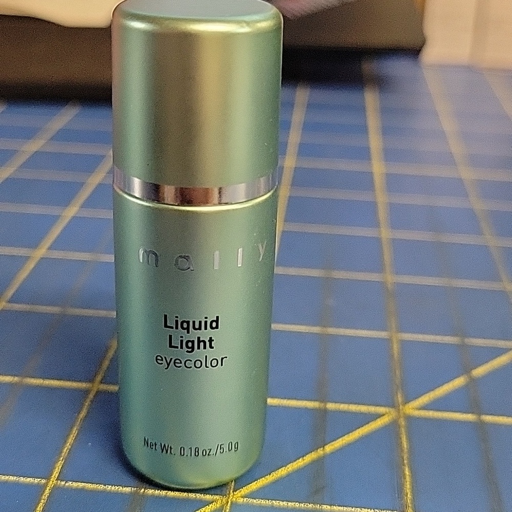Mally Liquid Light Eyecolor 5g New Champagne